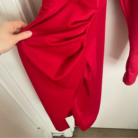 {Livd} GiGi Dress in Red - Picture 4 of 5